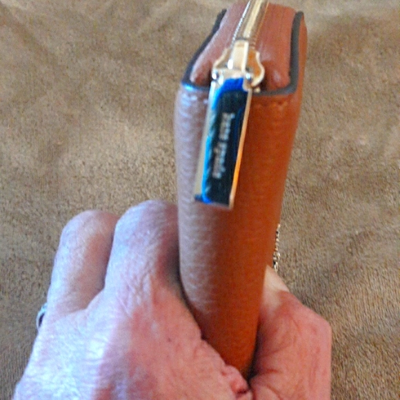 Kate Spade long wallet - Picture 3 of 9